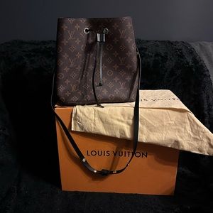 Louis Vuitton NeoNoe MM Monogram Bag Purse for Trade